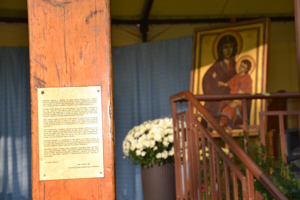 Krzyż i Ikona Matki Boskiej Salus Populi Roman w naszym Domu