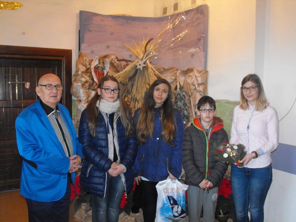 Świąteczne życzenia z małymi gośćmi