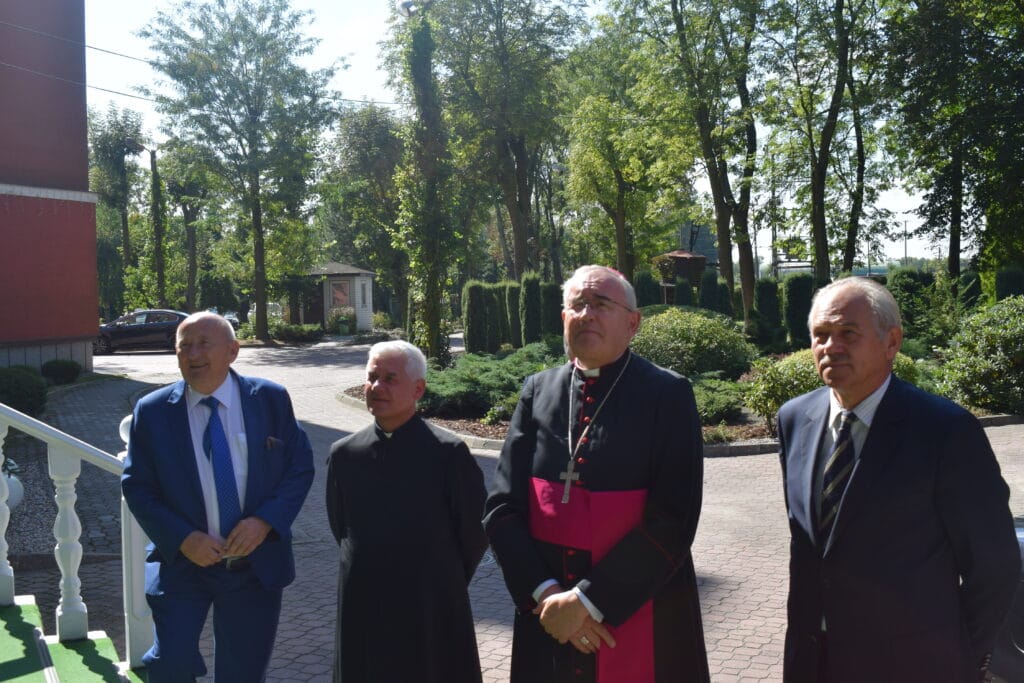 Biskup Piotr Jarecki wizytuje nasz Dom